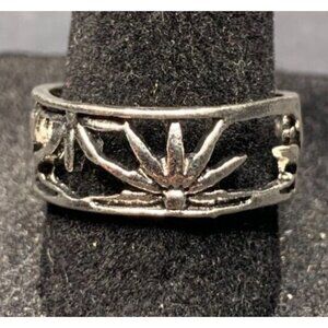Vintage Antique Silver Tone Southwestern Ring - Size 8